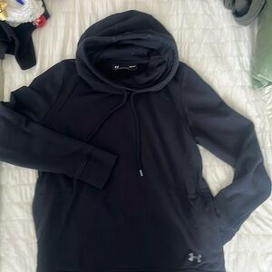 Under Armour lose hoodie with peep back